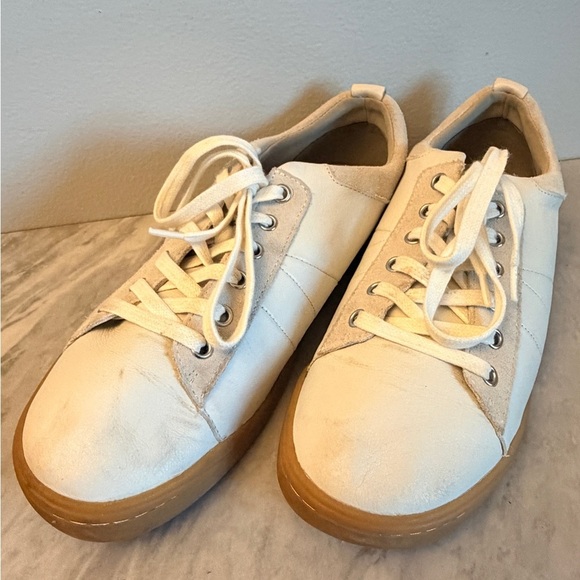 SoftWalk Shoes - SoftWalk Leather Lace-Up Sneakers | Size 9